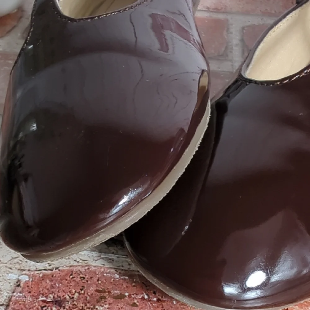 Zara Girls T-Strap Mary Janes Flats Brown Burgundy Patent Leather Glossy‎ 1.5